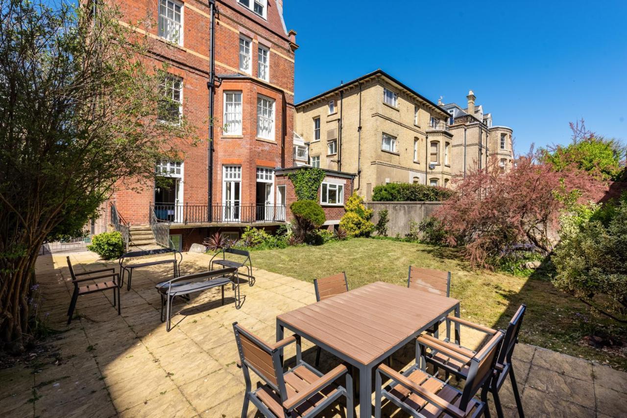 3 Bedroom Garden Apartment Opposite The Beach Brighton ภายนอก รูปภาพ
