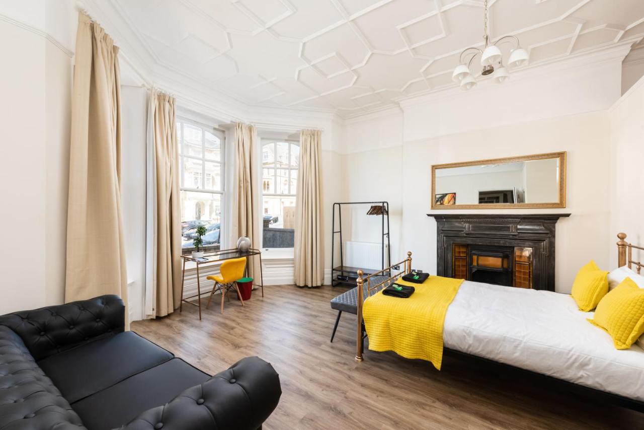 3 Bedroom Garden Apartment Opposite The Beach Brighton ภายนอก รูปภาพ