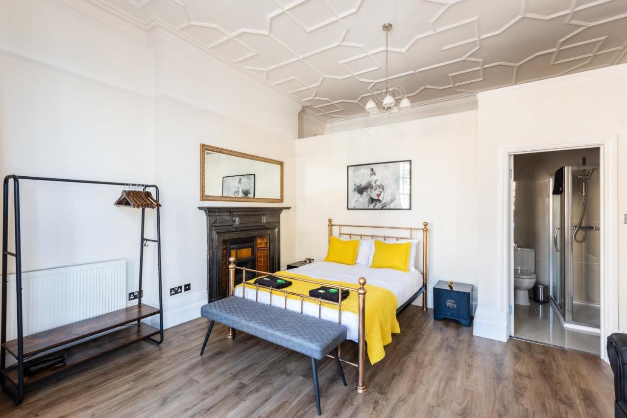 3 Bedroom Garden Apartment Opposite The Beach Brighton ภายนอก รูปภาพ