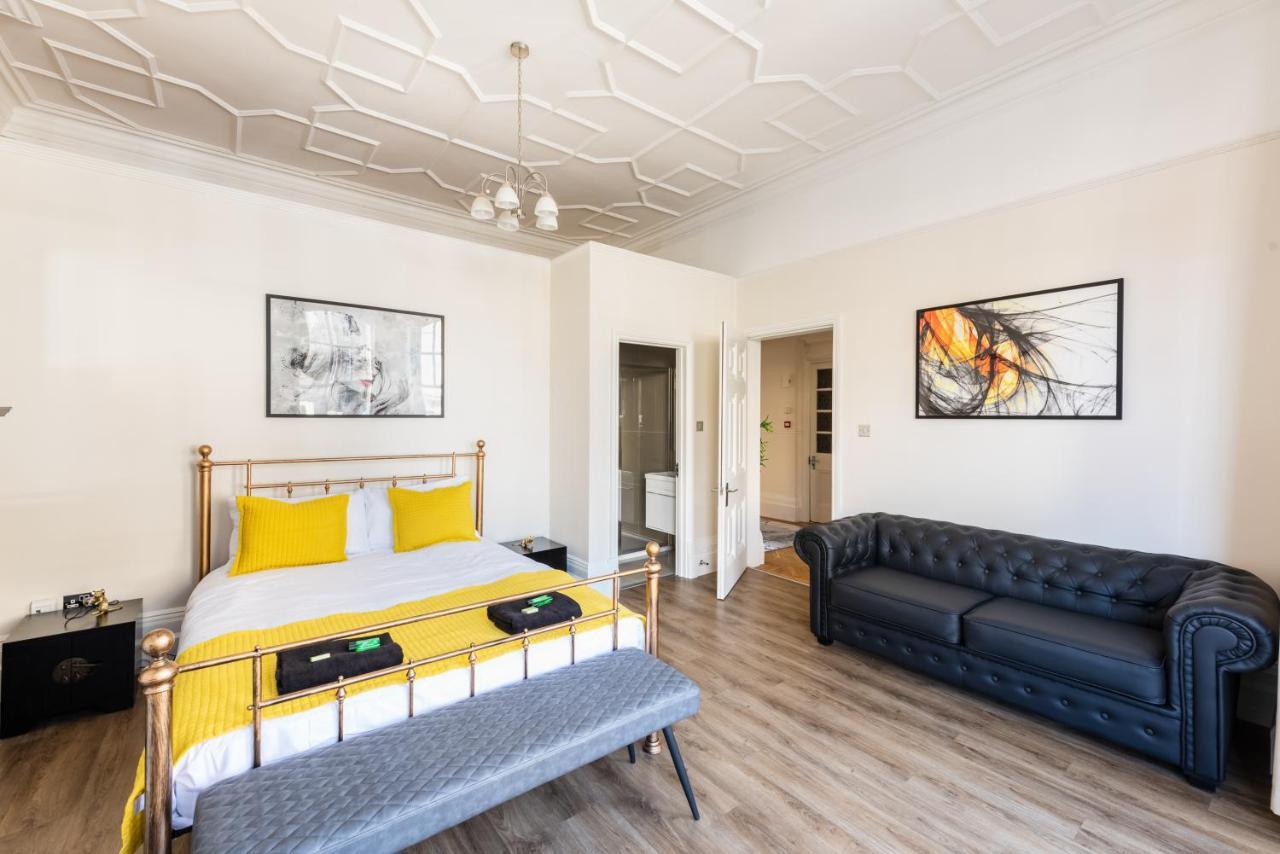 3 Bedroom Garden Apartment Opposite The Beach Brighton ภายนอก รูปภาพ