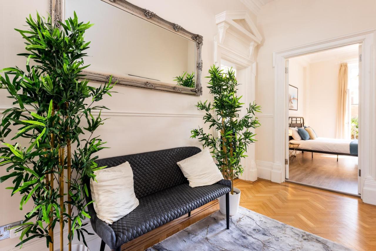 3 Bedroom Garden Apartment Opposite The Beach Brighton ภายนอก รูปภาพ