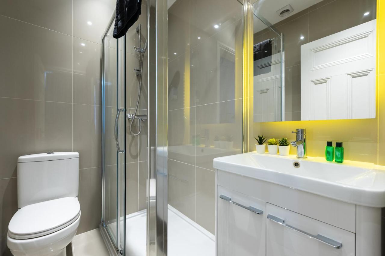 3 Bedroom Garden Apartment Opposite The Beach Brighton ภายนอก รูปภาพ