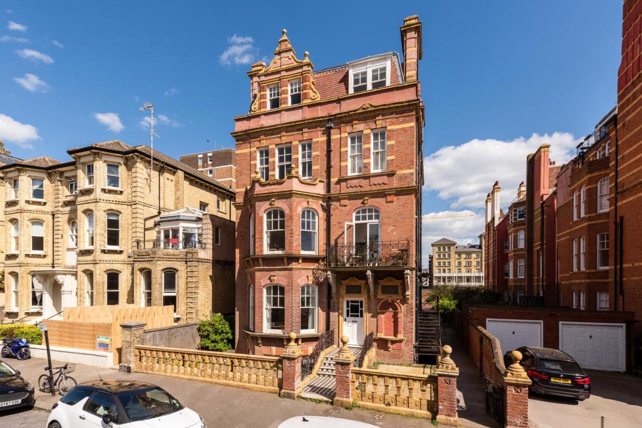 3 Bedroom Garden Apartment Opposite The Beach Brighton ภายนอก รูปภาพ